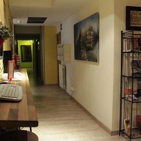 Los Amigos Hostel Madrid Ngoại thất bức ảnh