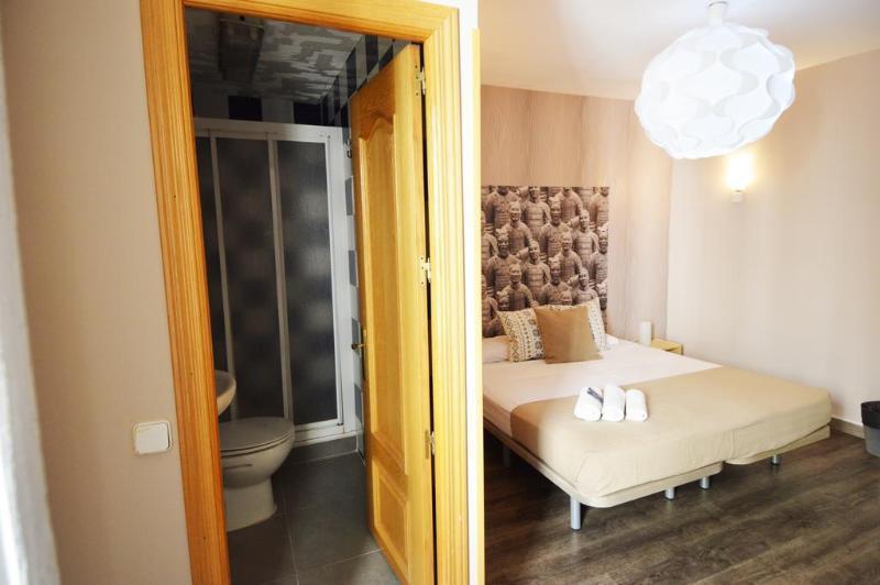 Los Amigos Hostel Madrid Ngoại thất bức ảnh
