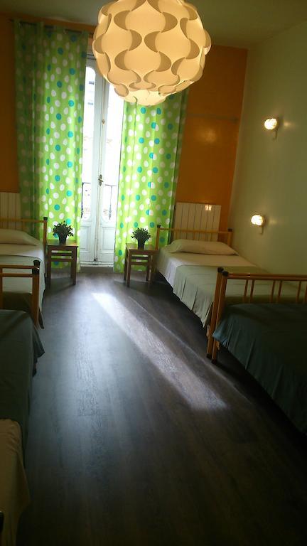Los Amigos Hostel Madrid Phòng bức ảnh