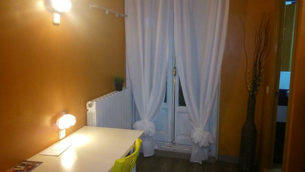 Los Amigos Hostel Madrid Ngoại thất bức ảnh